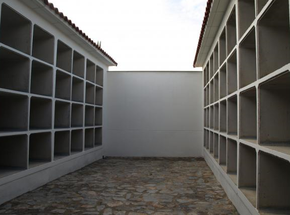Finaliza la ampliación del cementerio de Cáceres con más de 200 nichos