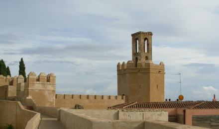 Amigos de Badajoz critica que la Alcazaba esté «como un basurero» y pide vigilancia, sanciones y cierre nocturno