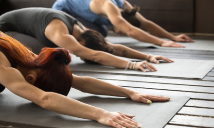 Continúan las clases gratis de yoga en la Residencia Universitaria de Badajoz