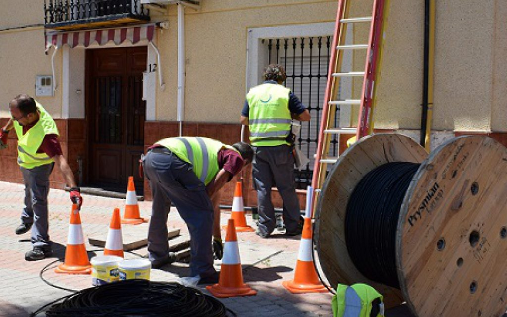 Un total de 16 municipios extremeños ha entrado en la red de fibra óptica de Movistar