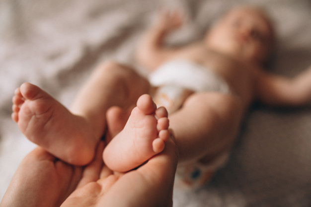 Una madre soltera de Extremadura tendrá derecho a disfrutar de 26 semanas por el nacimiento de su hijo