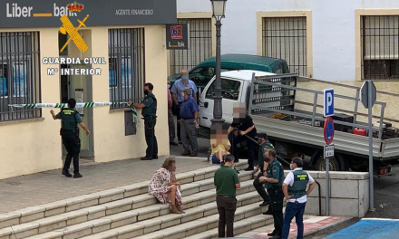 Atracan en una sucursal bancaria de Cañaveral tras maniatar y encerrar a dos empleados