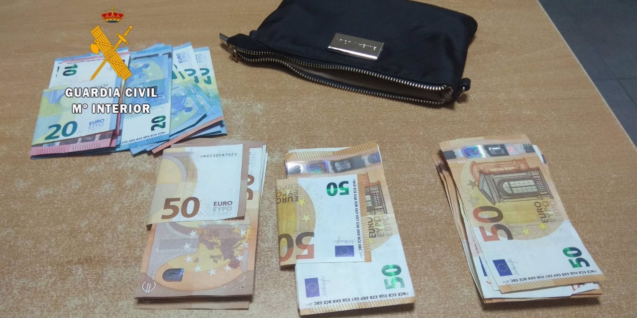La Guardia Civil encuentra una cartera de un trabajador de Miajadas con casi 3.000 euros