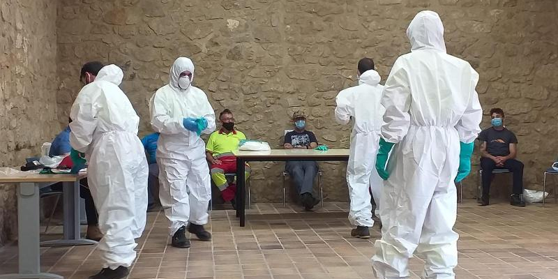 Un centenar de personas trabaja en tareas de desinfección y limpieza en la provincia de Cáceres