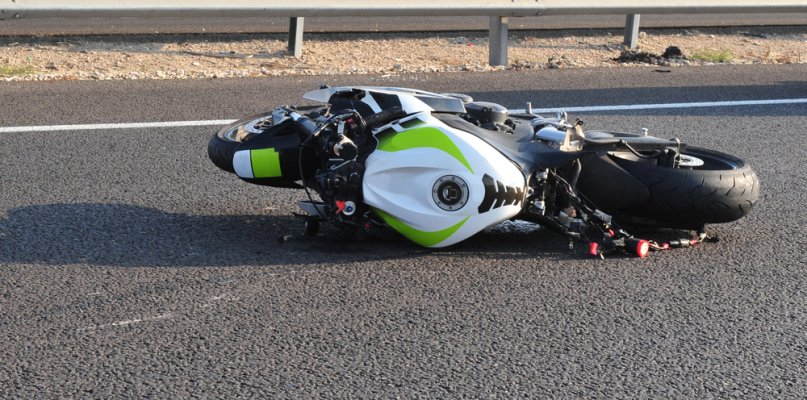 Un motorista resulta herido con trauma craneal en un accidente en Valverde del Leganés