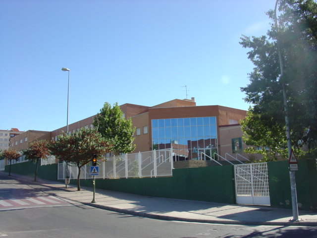 El virus obliga a cerrar las puertas de 122 aulas de colegios de Extremadura