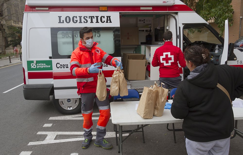 Cruz Roja presta atención psicológica a los vecinos de Eljas que siguen confinados