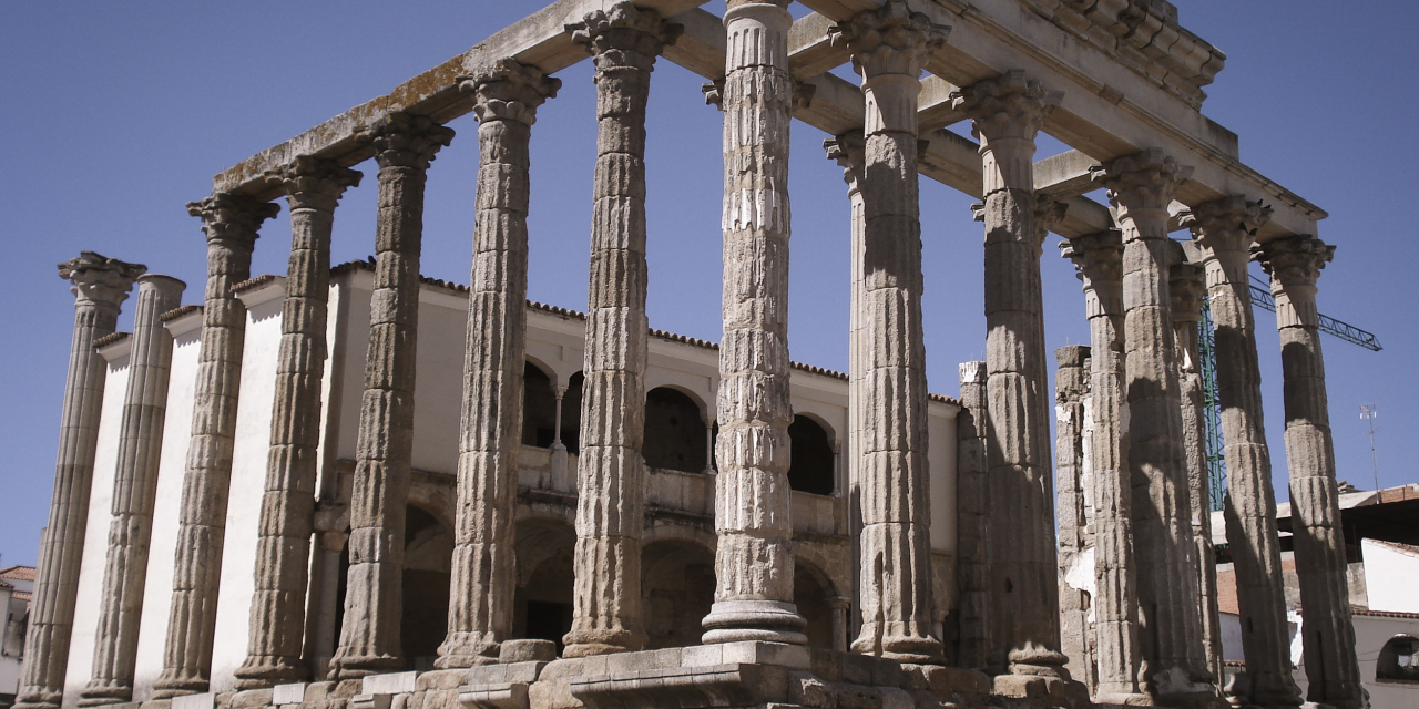 Mérida celebrará por primera vez su feria del libro en el Templo de Diana