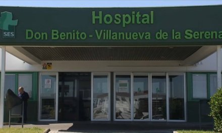 En estado grave un joven de 22 años tras sufrir una colisión contra un camión en Benquerencia de la Serena