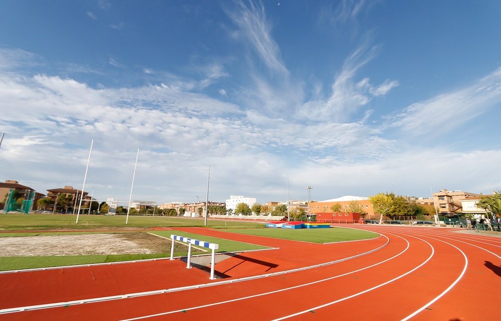El Complejo de Diocles estrena pista de atletismo por más de 540.000 euros