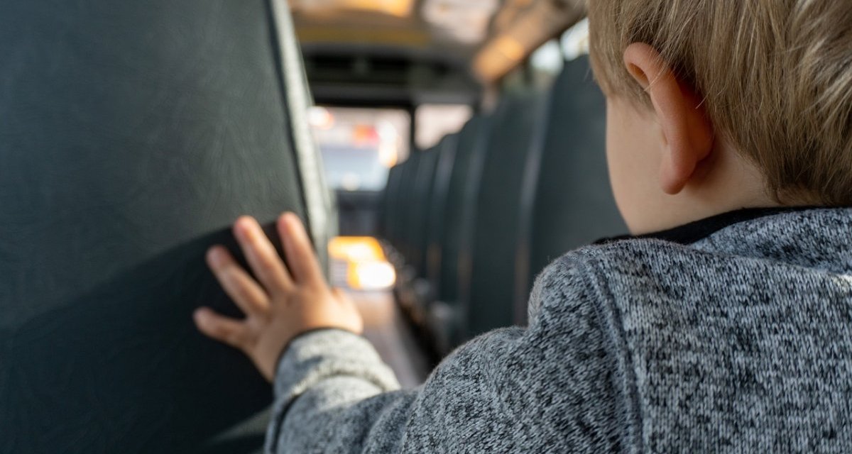 Padres de alumnos denuncian que en el bus escolar Coria-Plasencia viajaban adultos pese al Covid