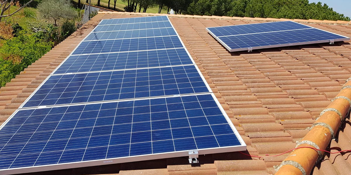 Dos centros de enseñanza de Extremadura tendrán autoconsumo fotovoltaico