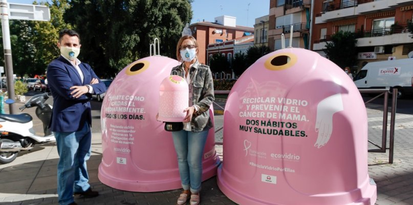 Mérida instala iglús rosas para apoyar la prevención del cáncer de mama