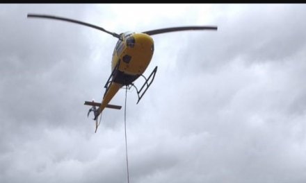 Un helicóptero del Infoex se incorpora a los trabajos de restauración forestal en el Jerte y la Vera