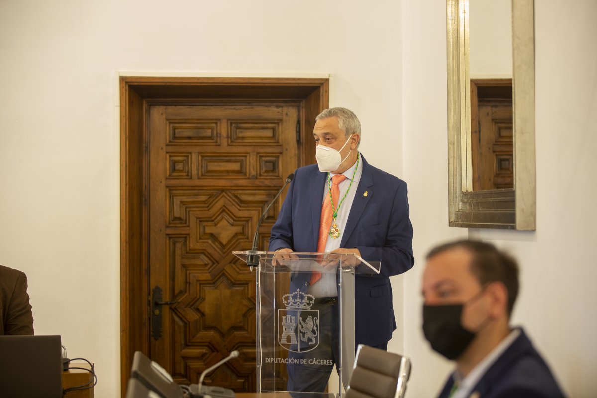 El nuevo presidente de la Diputación de Cáceres mantiene la misma estructura de Gobierno