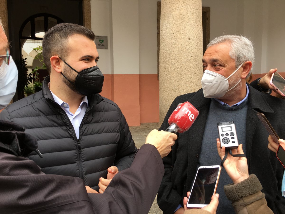 Diputación y consistorio firman el acta de replanteo para que Gómez Becerra sea peatonal