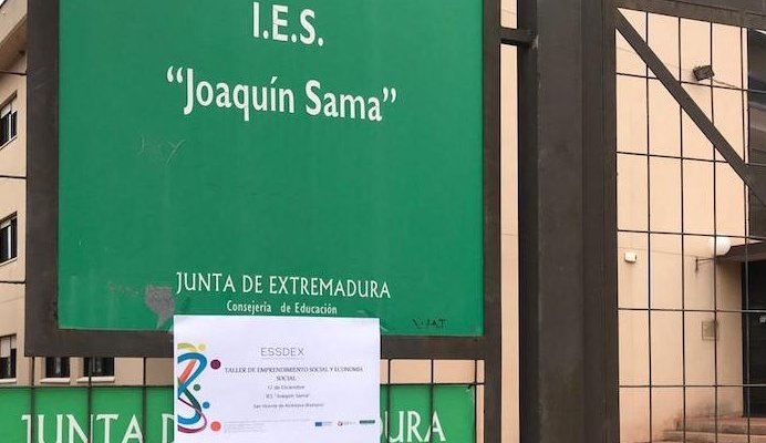 Los IES de San Vicente y Puebla de la Calzada registran un porcentaje elevado de faltas de asistencia