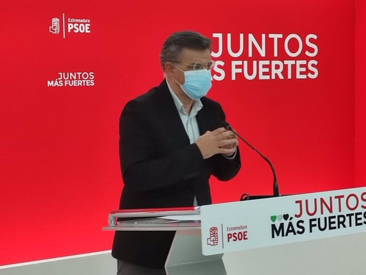 El PSOE critica que PP y Podemos se unan en la Asamblea para ir contra Vara y Vergeles