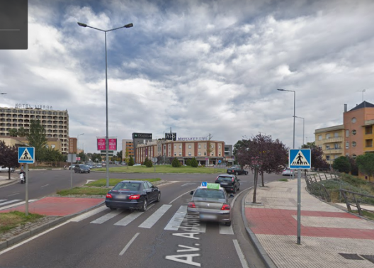 Atropellan a un ciclista de 16 años en la avenida Adolfo Díaz Ambrona de Badajoz