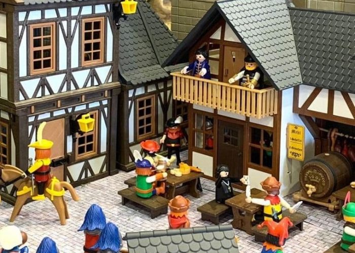 El Mercado Municipal de Coria acoge una muestra de Playmobil para todos los públicos