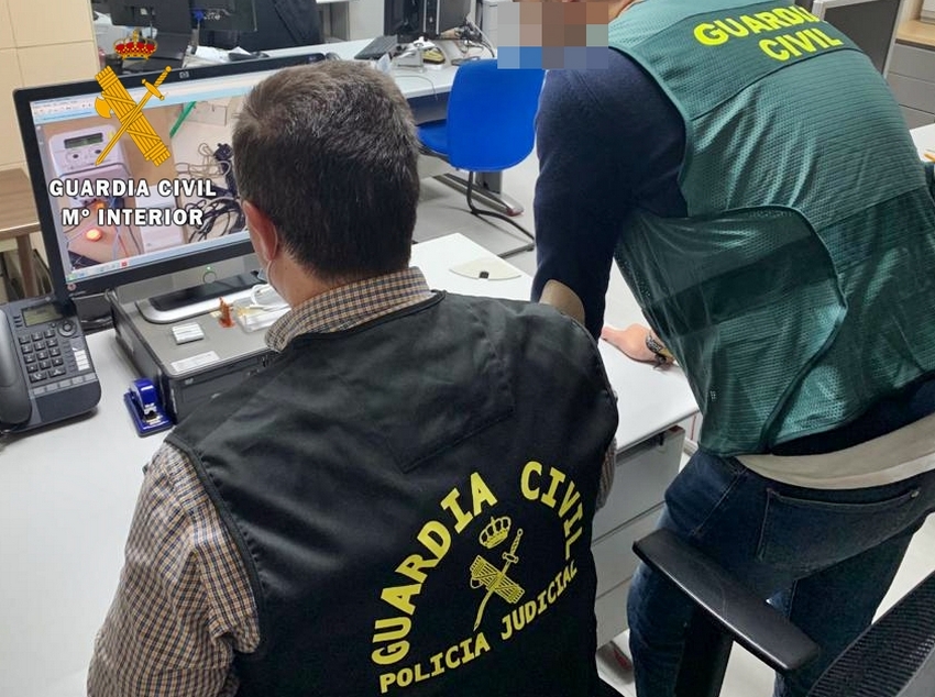 La Guardia Civil implica a nueve propietarios de Badajoz y Córdoba por un delito de fraude de suministro eléctrico
