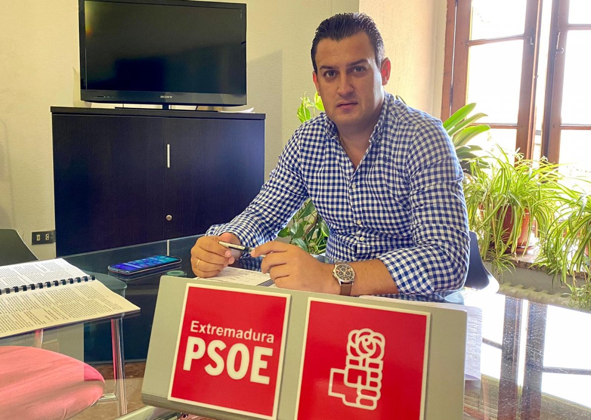 El PSOE de Sierra de Fuentes denuncia irregularidades en la selección de dos empleados