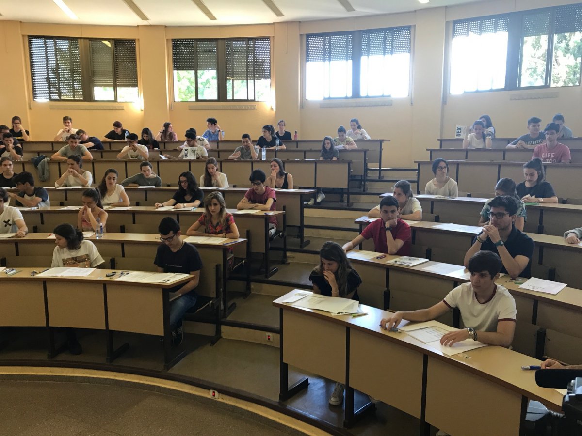 El 93,57% de los estudiantes aprueba la convocatoria ordinaria de la EBAU en Extremadura