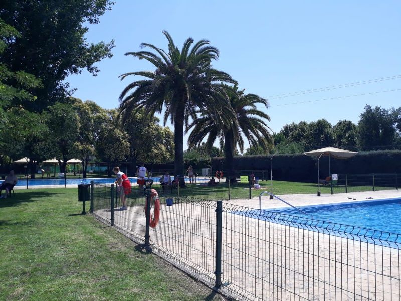 Abierto el proceso para adjudicar el mantenimiento de las piscinas de Coria, Puebla y Rincón del Obispo