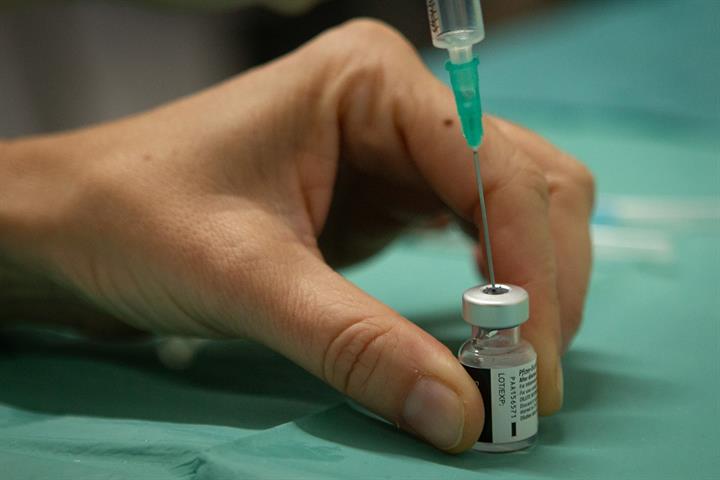 Sanidad convoca este jueves a los nacidos en 1996 para vacunarse contra la Covid-19