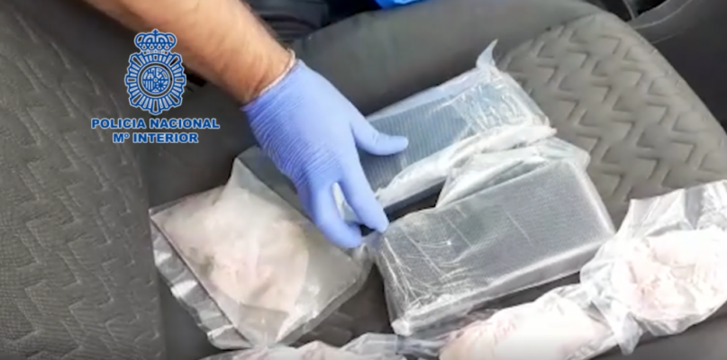 Agentes de la Policía Nacional detienen a cinco personas acusadas de tráfico de heroína