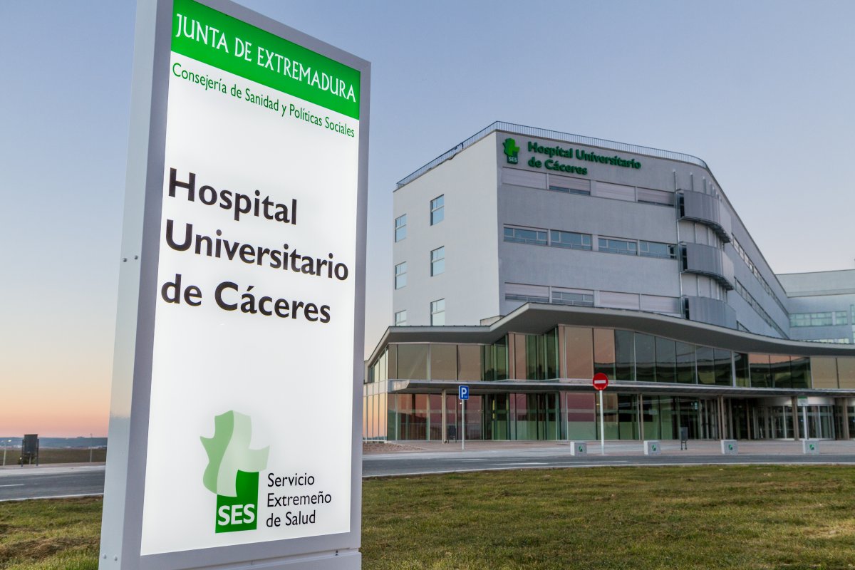 Trasladan a un hombre al Hospital Universitario de Cáceres tras caer de un caballo en Aldea del Cano