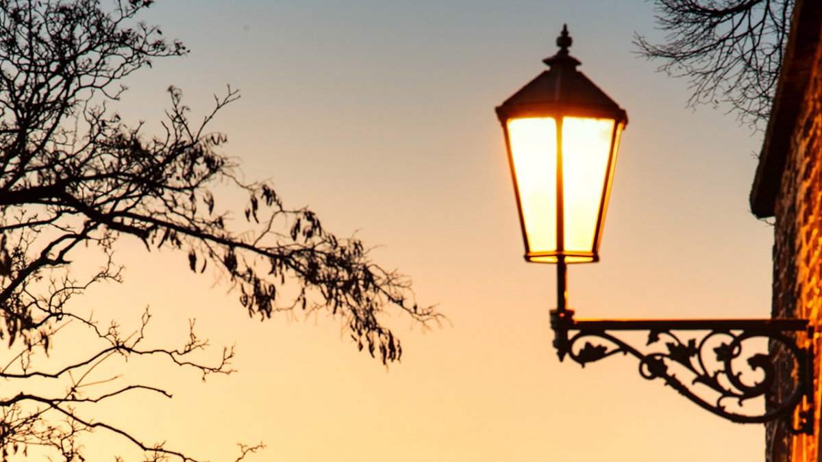 El Ayuntamiento de Badajoz inicia renovación de 2.900 luminarias en poblados