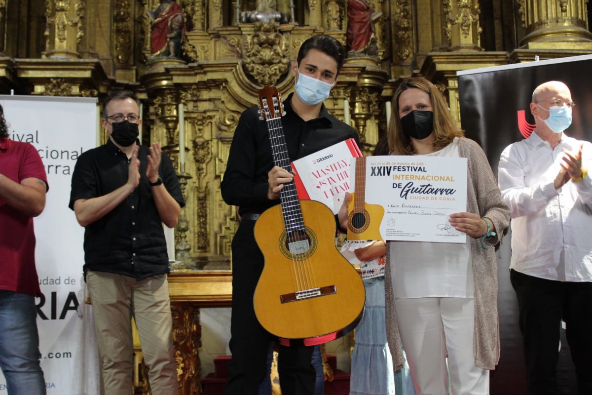 El italiano Elía Portarena gana el Concurso Internacional de Guitarra de Coria