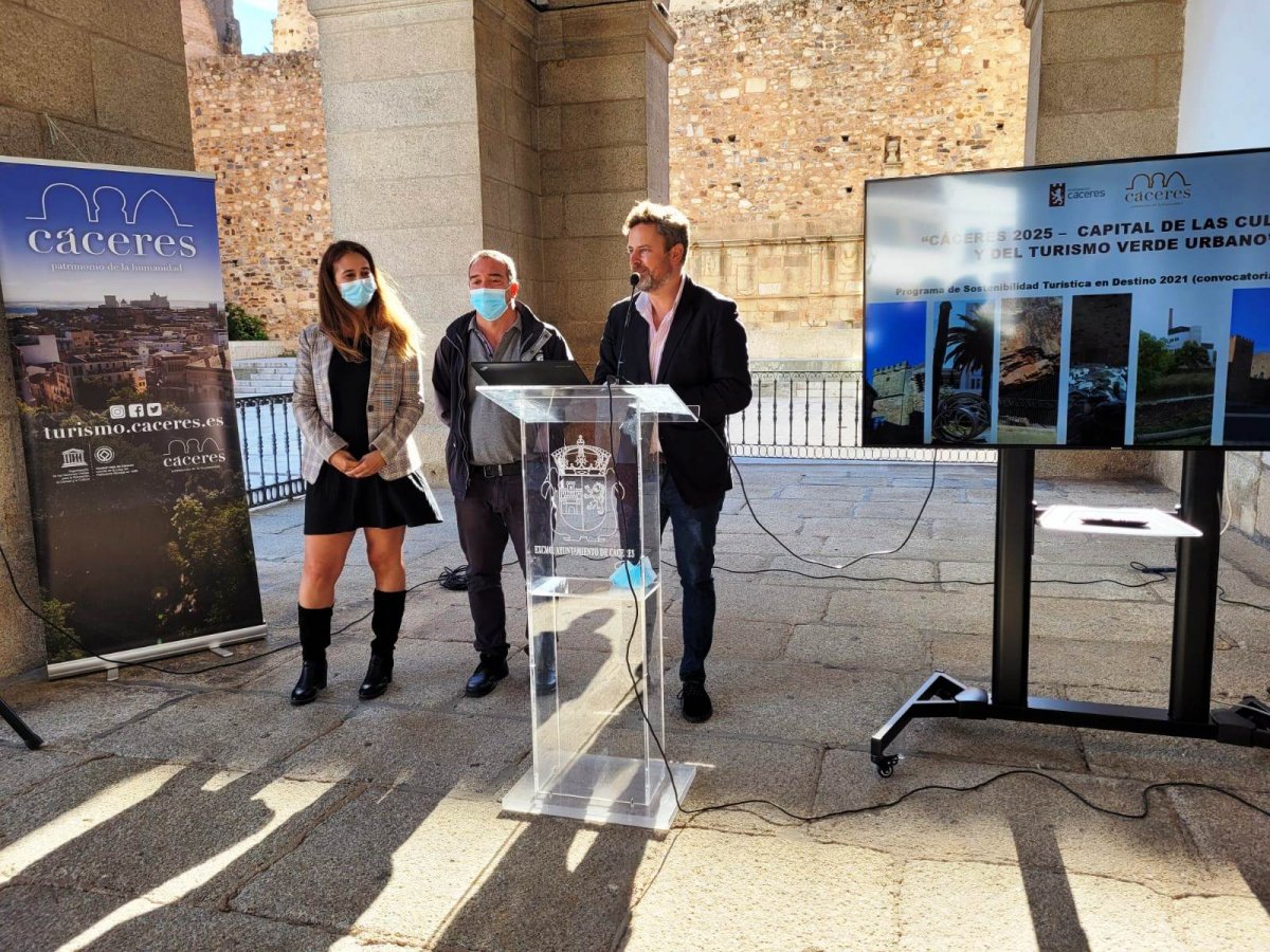 Cáceres presenta un plan con el que quiere convertirse en la capital de la cultura y el turismo verde
