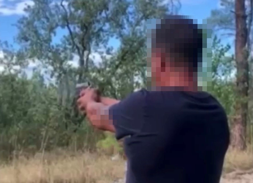 Investigado en Navalmoral tras disparar una pistola junto a dos hijos suyos menores de edad