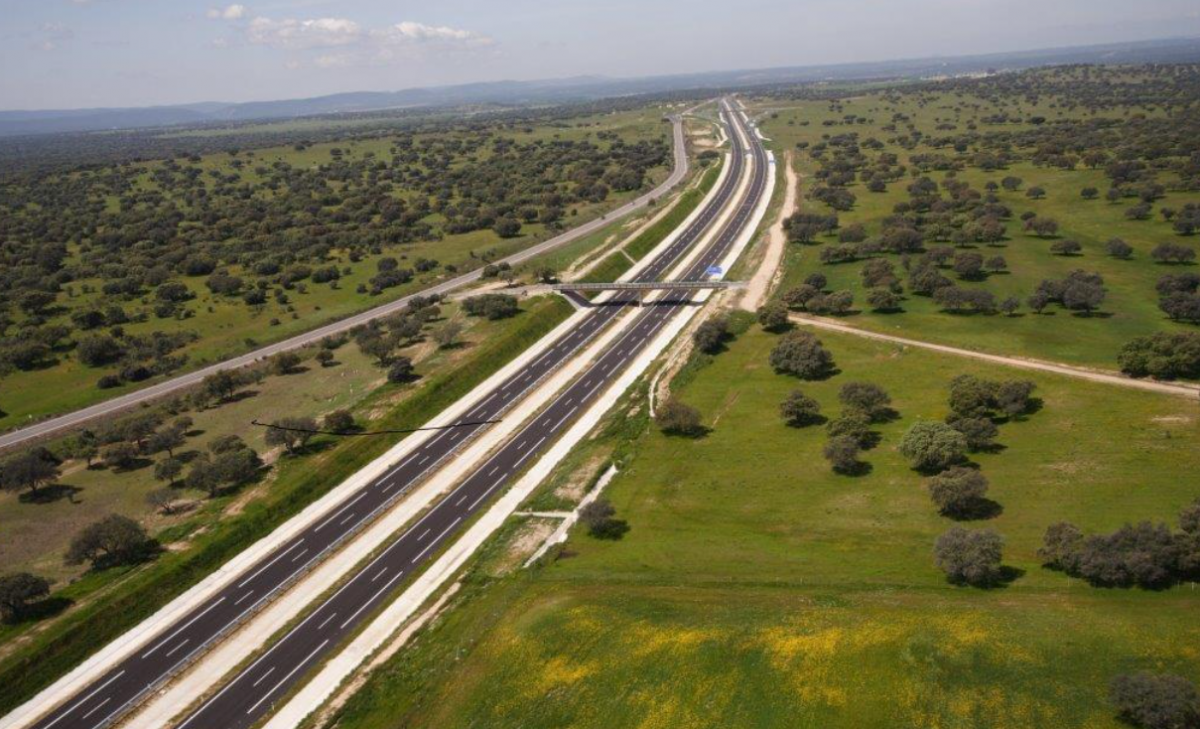 La Junta invierte más de 8 millones de euros en la conservación y mantenimiento de las autovías regionales