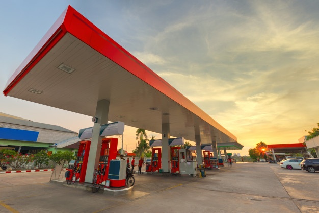 Denuncian a 21 gasolineras en Extremadura por subir los precios a partir del 1 de abril