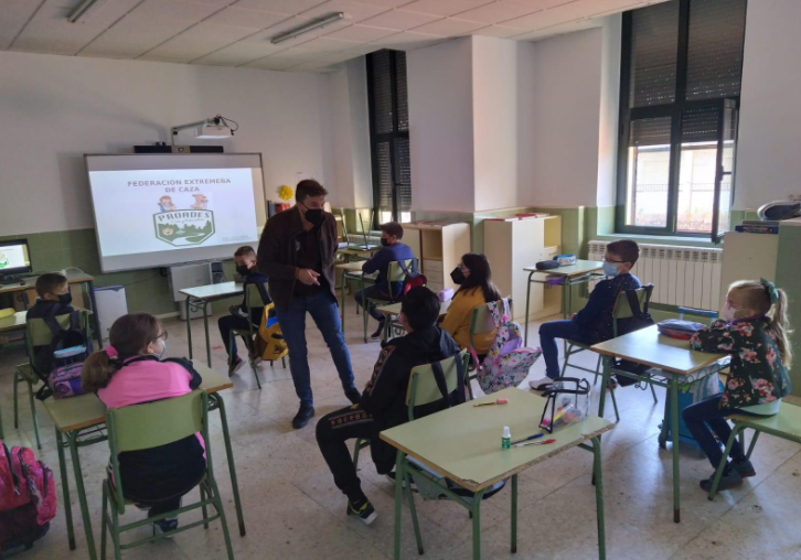 Más de 150 centros educativos de Extremadura flexibilizan su horario por la altas temperaturas