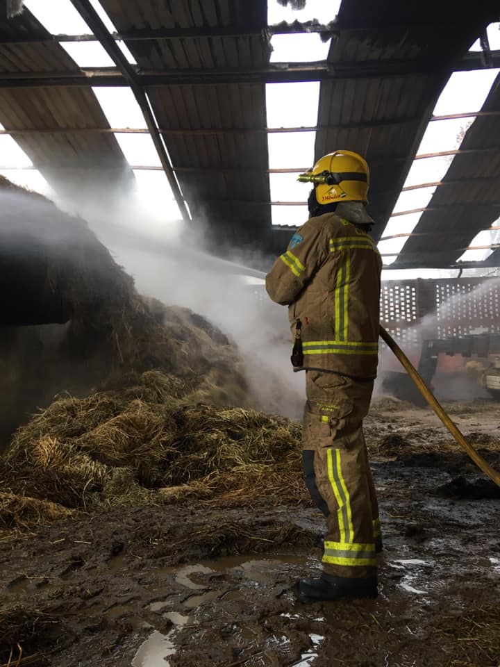 Un incendio provoca graves daños materiales en una nave agrícola de Torrejón el Rubio