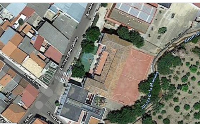 Denuncian que el Ayuntamiento de Villar del Rey ocupará 100m2 del patio de un colegio para sala musculación