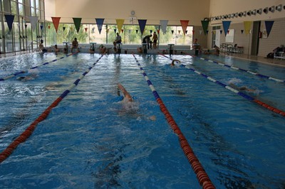 Doscientos menores no pueden entrenar por el cierre de una piscina en Cáceres