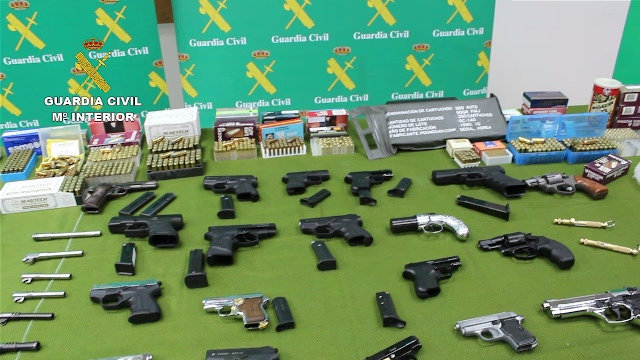 La Guardia Civil subastará 600 armas en Badajoz el próximo día 15