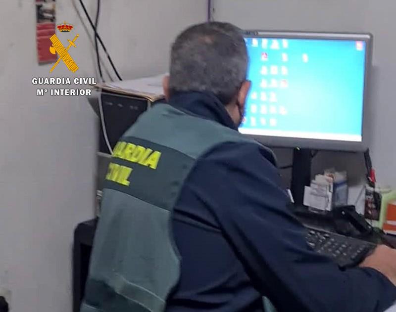 Dos detenidos por pasar información de un taller mecánico del norte de Cáceres a la competencia