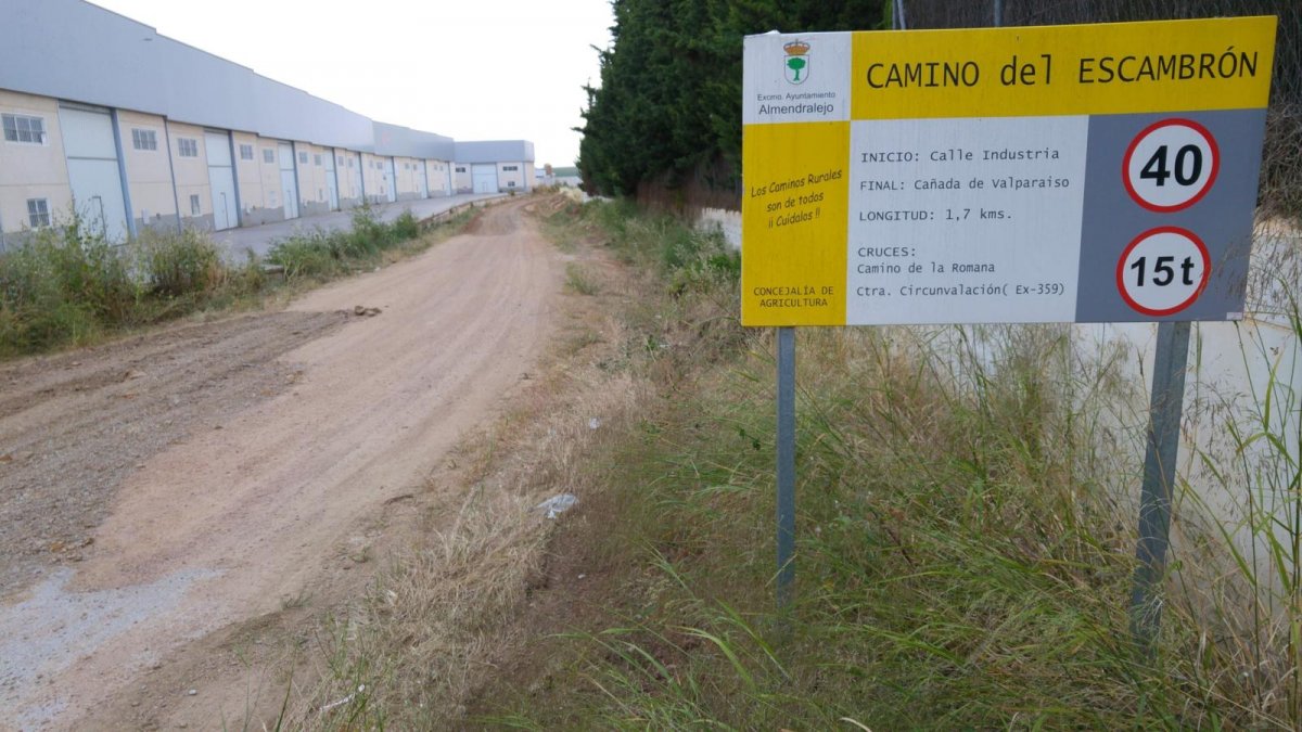 Denuncian un vertido de aguas residuales «de grandes proporciones» en Almendralejo