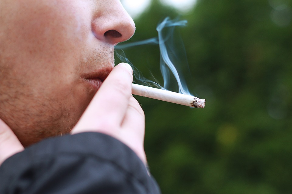 Plasencia, primer municipio extremeño que recomienda no fumar al aire libre