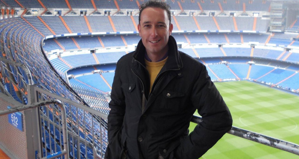Un maquetista del Real Madrid reconstruye a escala el antiguo estadio Vicente Calderón