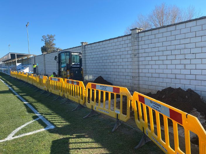 El campo de fútbol «La Isla» de Coria tendrá un graderío apto para personas con movilidad recudida