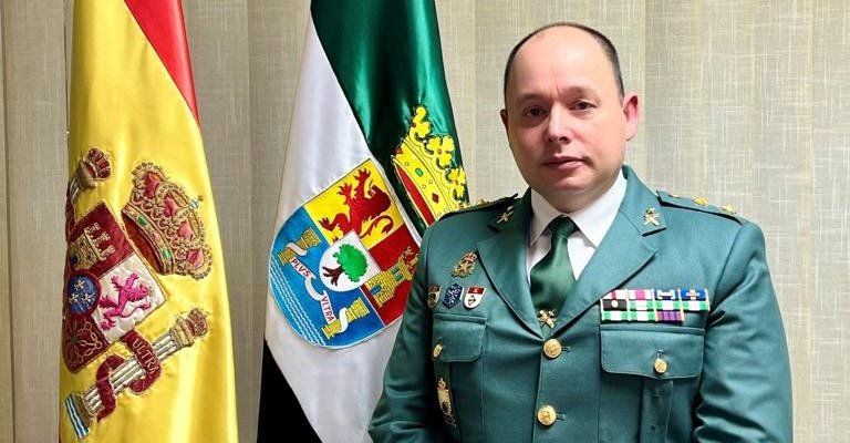 El teniente coronel Rafael Roldán jura su cargo al frente de la Guardia Civil de Cáceres