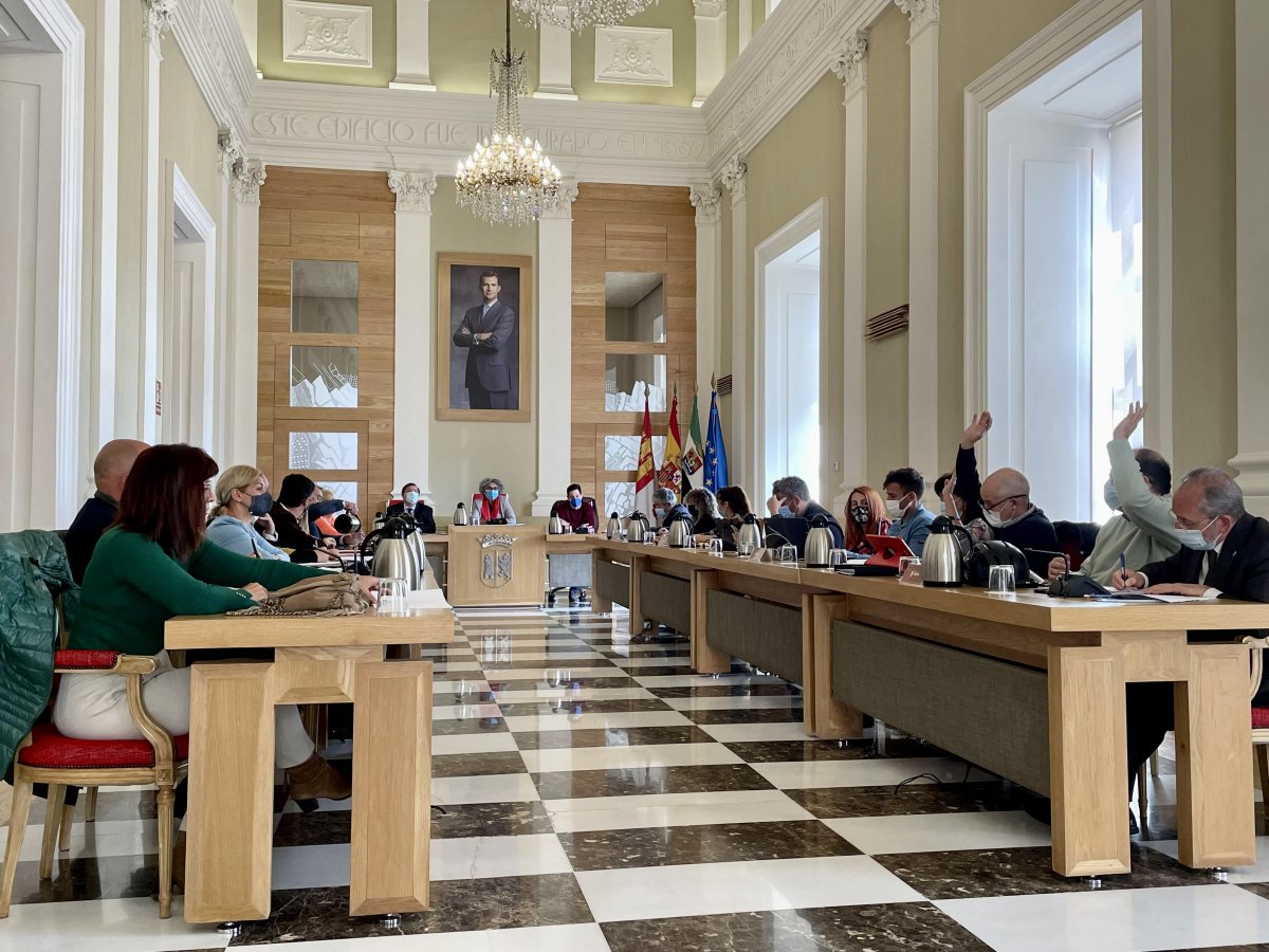El ayuntamiento aprueba una modificación de la ordenanza reguladora de la instalación de terrazas en Cáceres