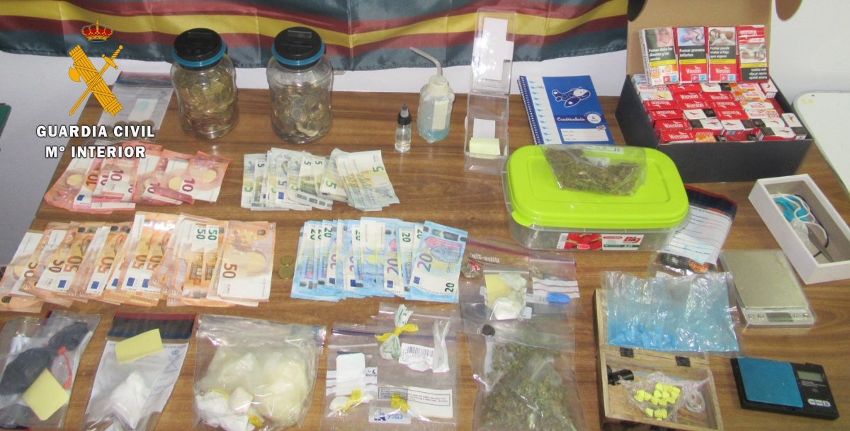 Prisión provisional para dos personas que distribuían hasta siete tipos distintos de drogas en Pinofranqueado